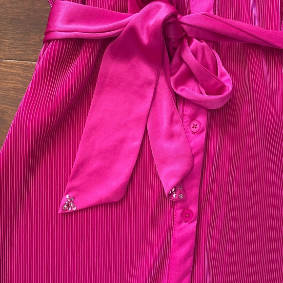 Chic Pink Button-Up Dress - Picture 3 of 5